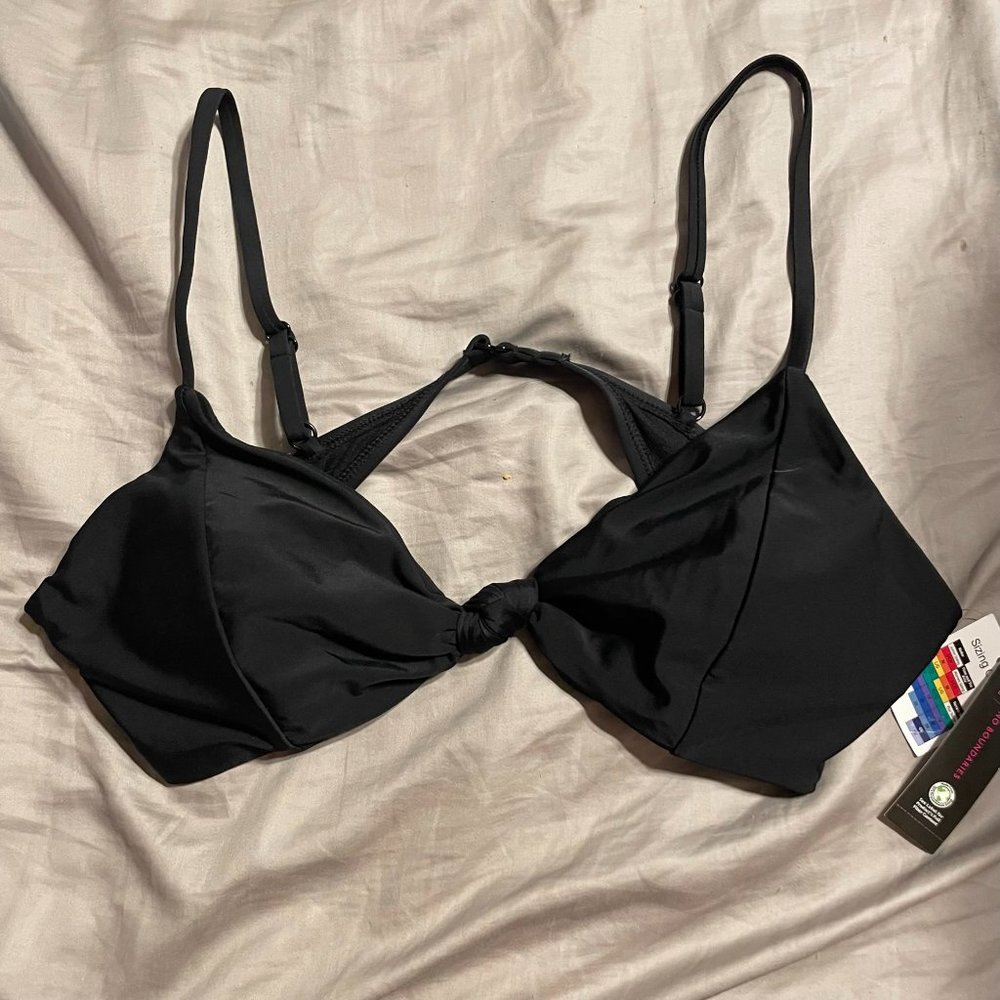 NWT No Boundaries Black Bikini Top size XL *190